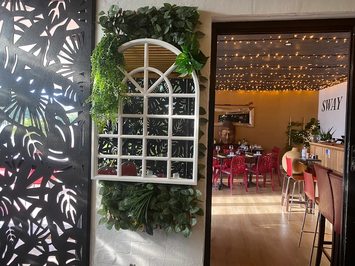 Vibe, Sway Thai Fusion & Bar