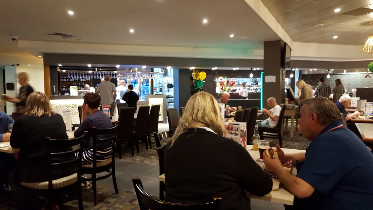 Vibe, Indulge Dining