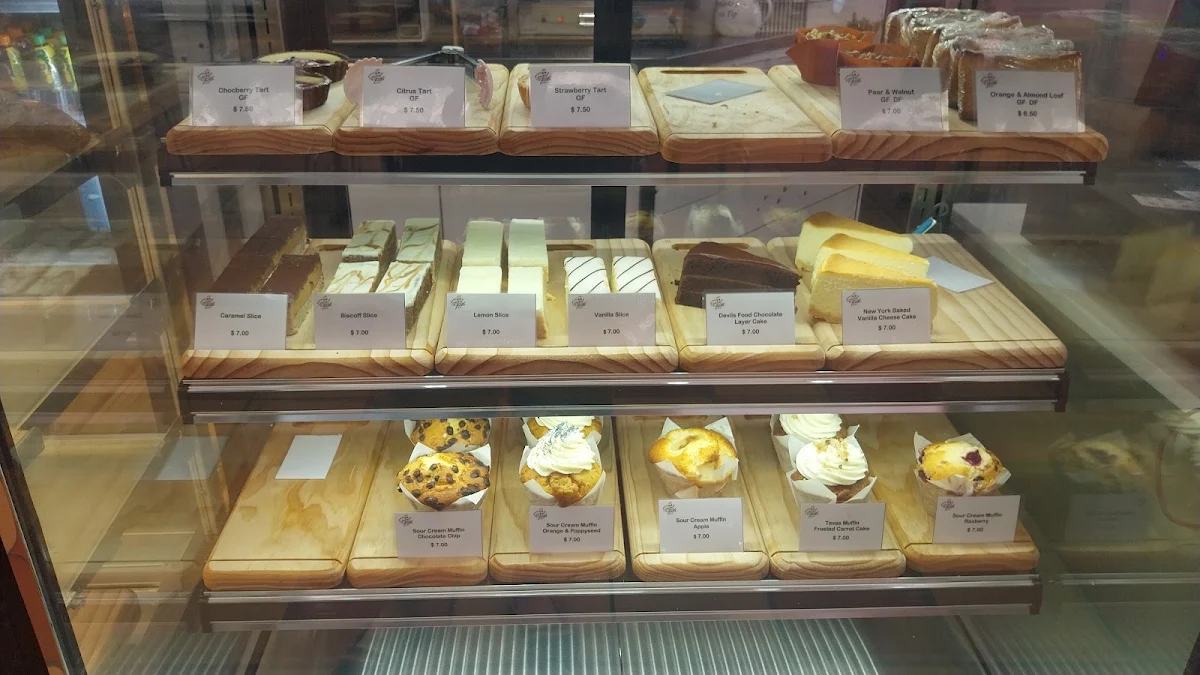 Vibe, Sweet Tooth Cafe