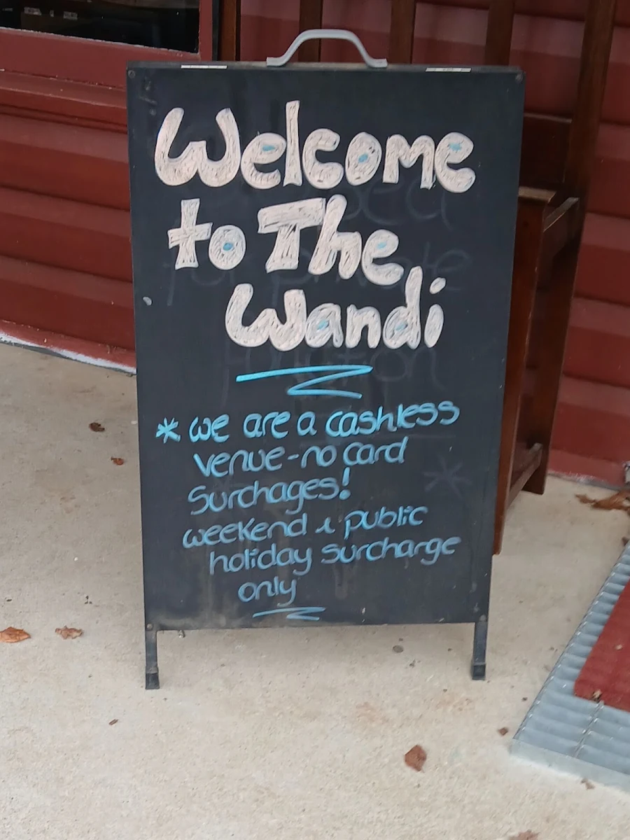 Menu, Wandi Pub