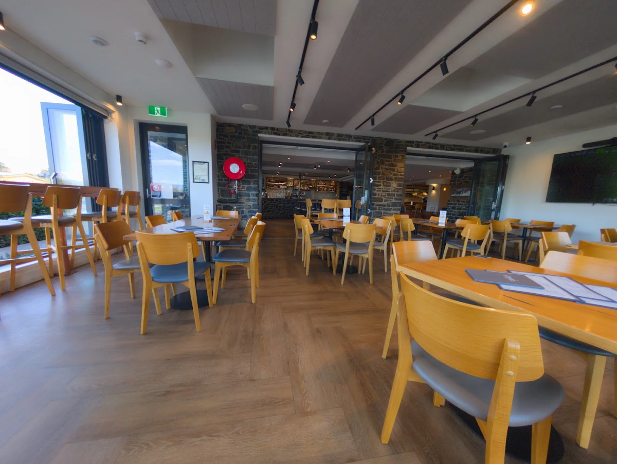 Vibe, Clancy's Brasserie