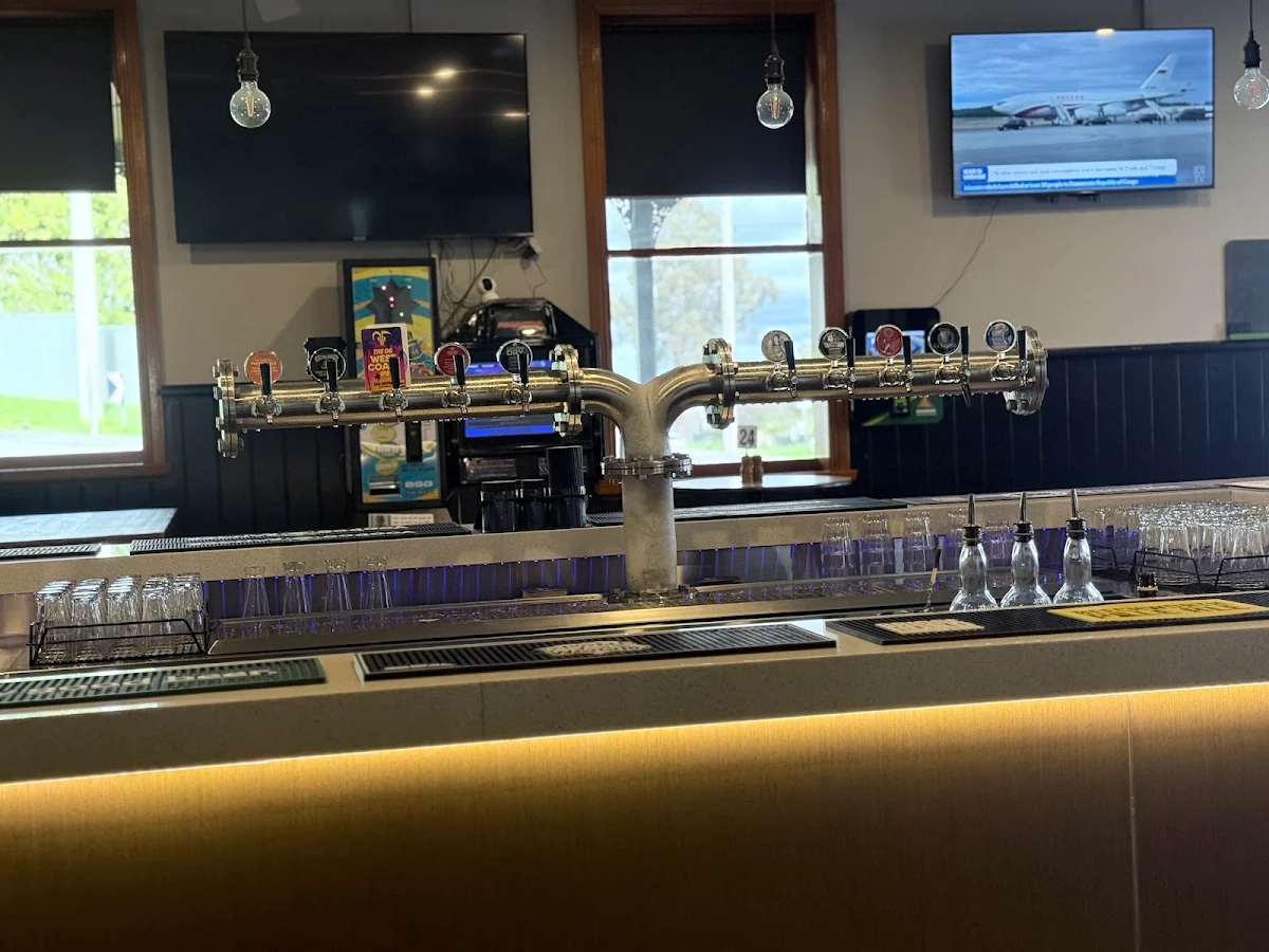 Vibe, Black Hill Hotel