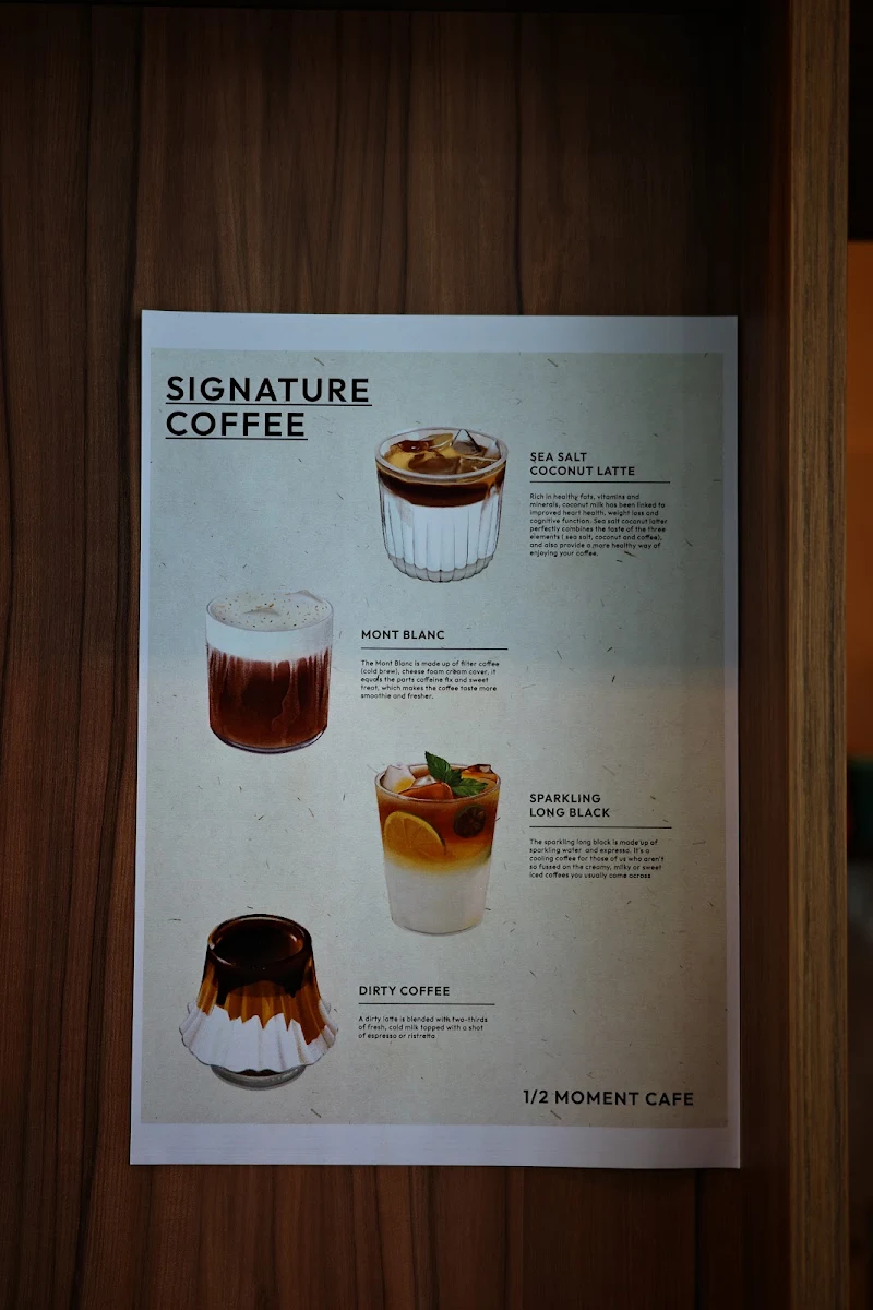 Menu, 1/2 Moment Cafe