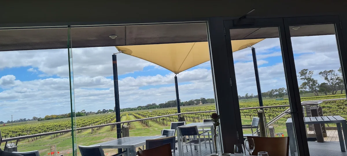 Vibe, Upstairs at Hollick Restaurant
