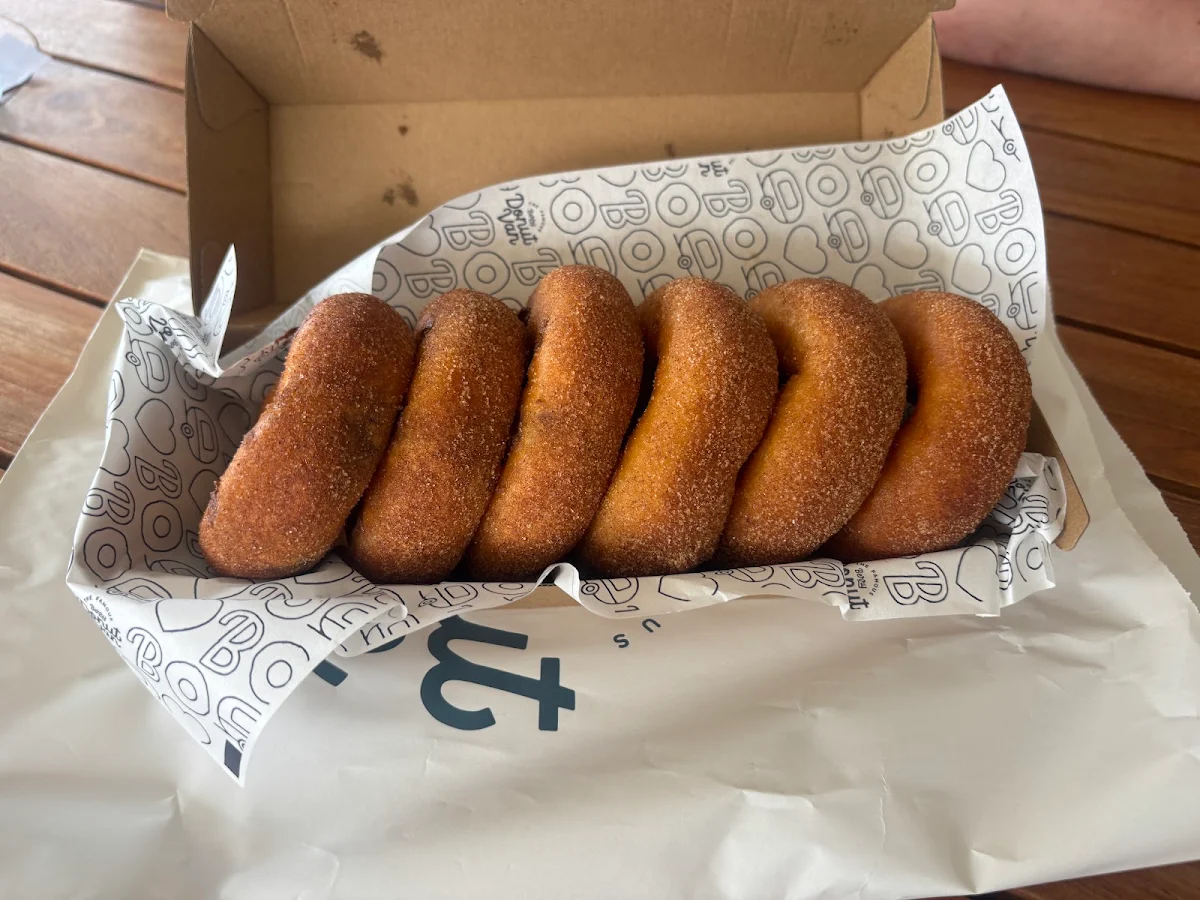 Food & drink, Berry Donut Van