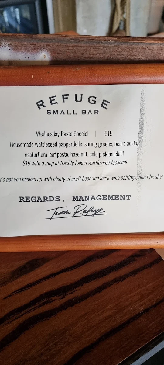 Menu, Refuge Small Bar