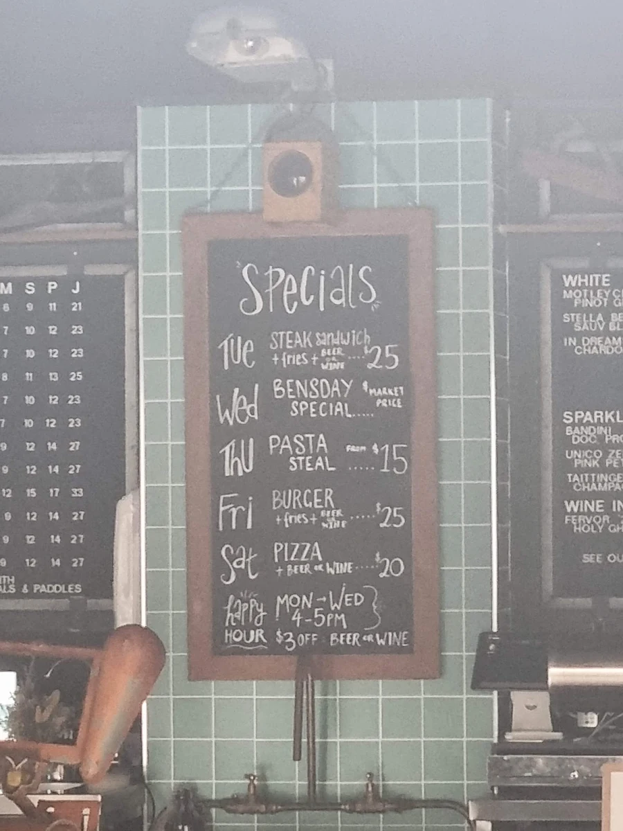 Menu, Refuge Small Bar