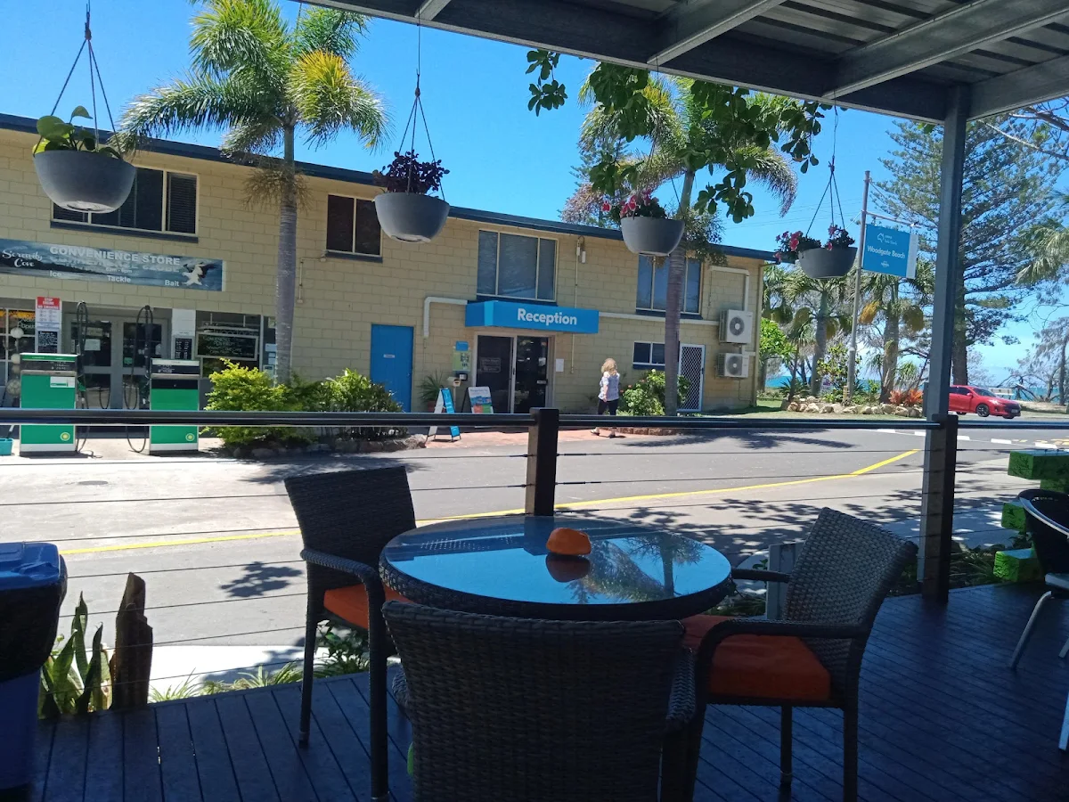 Vibe, Salty Seas Cafe