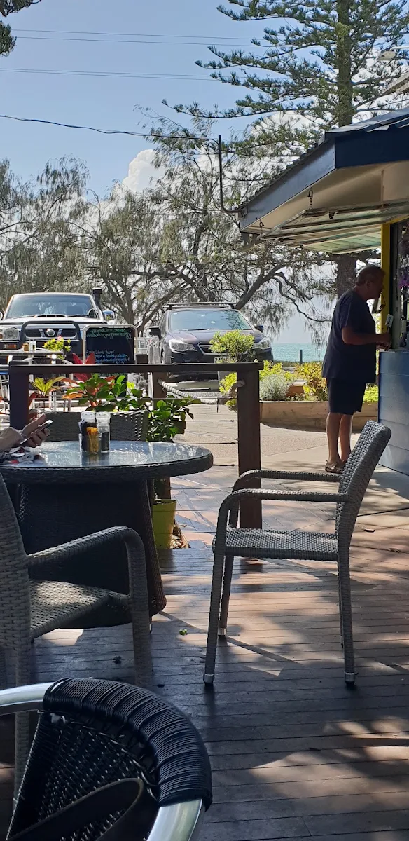 Vibe, Salty Seas Cafe