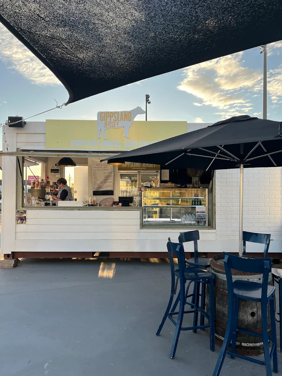 Gippsland Jersey Milkshakes Van cover