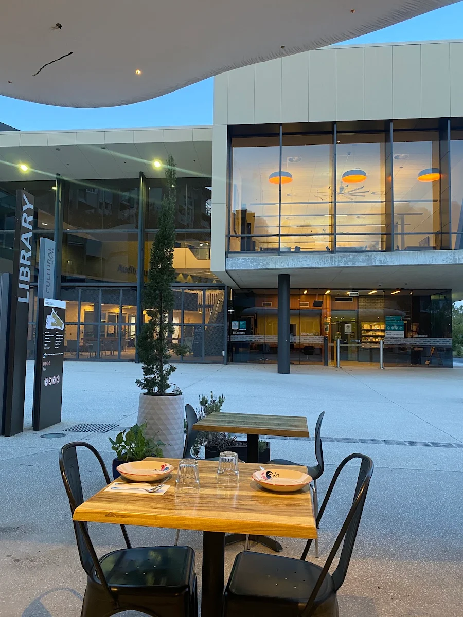 Vibe, Thai House Helensvale