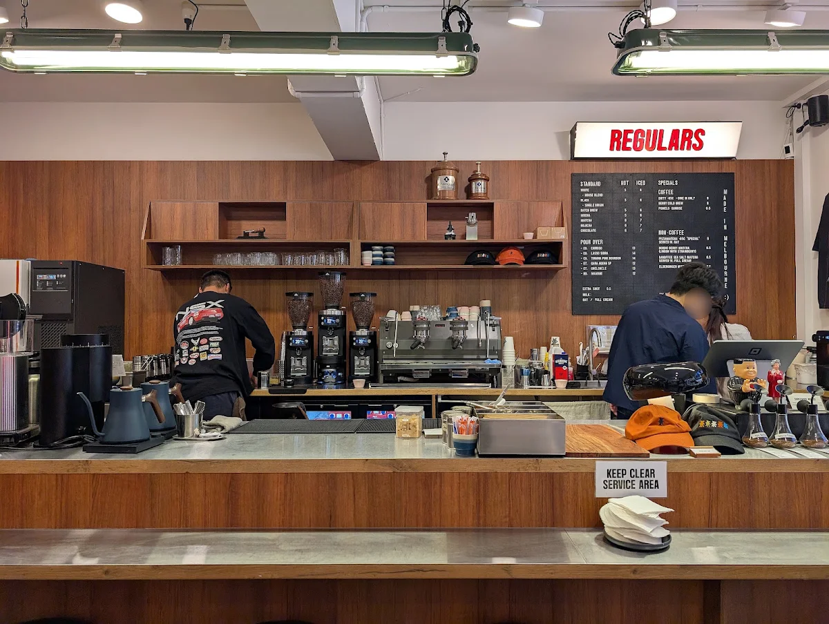 Vibe, REGULARS
