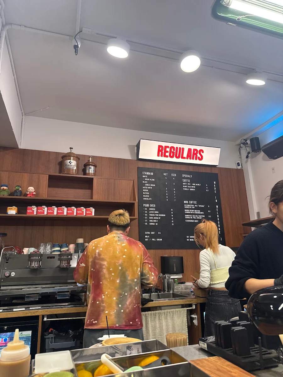 Vibe, REGULARS