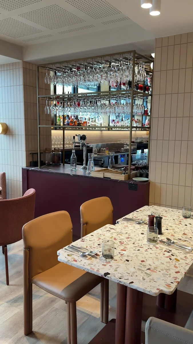 Vibe, FOUNDRY KITCHEN and BAR