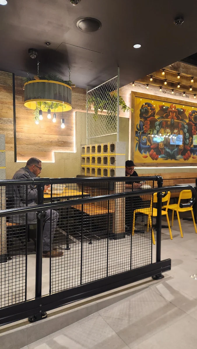 Vibe, Guzman y Gomez - 260 Flinders St