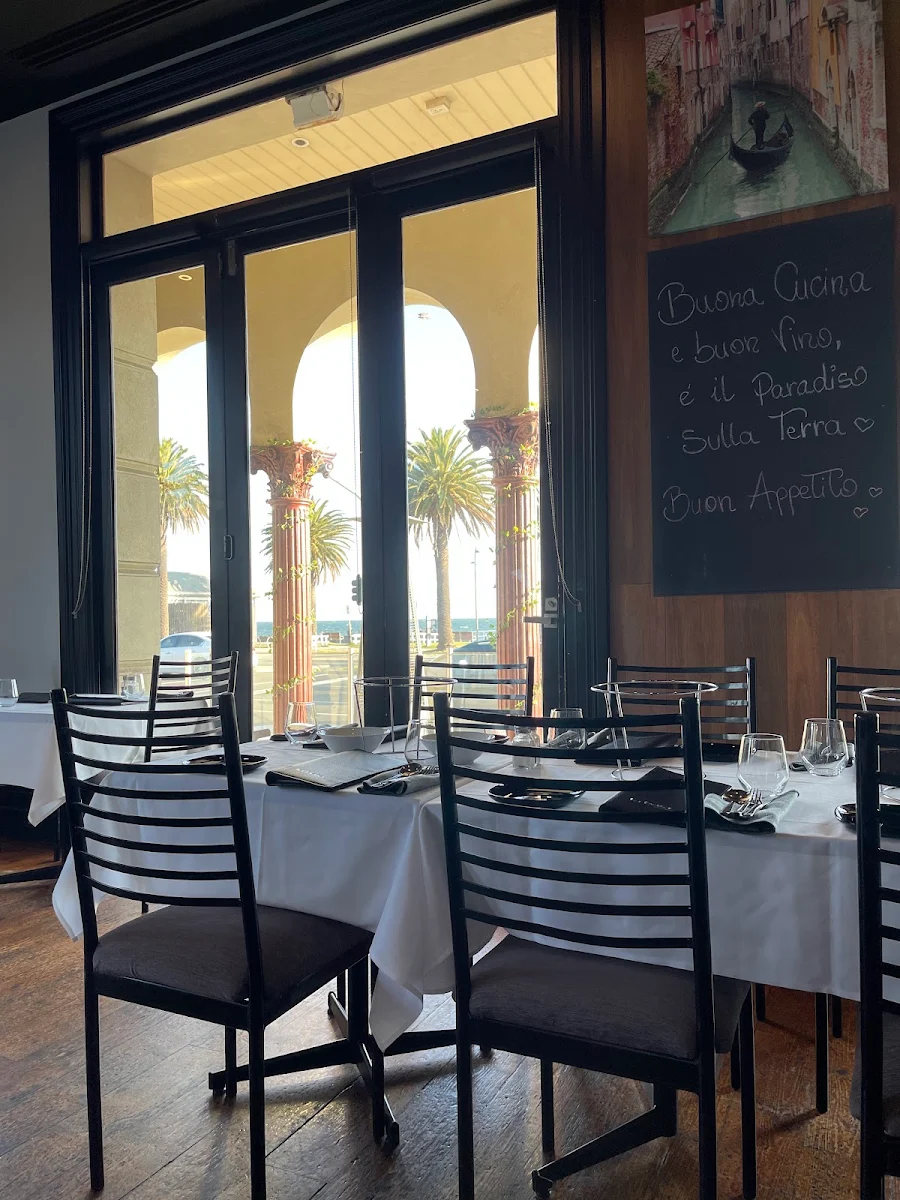 Vibe, La Baia Bar Cucina