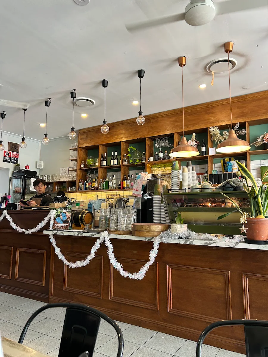 Vibe, Ben & Annie’s