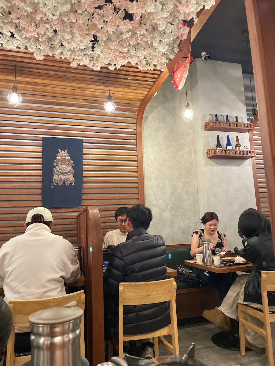 Vibe, Hakoya Izakaya