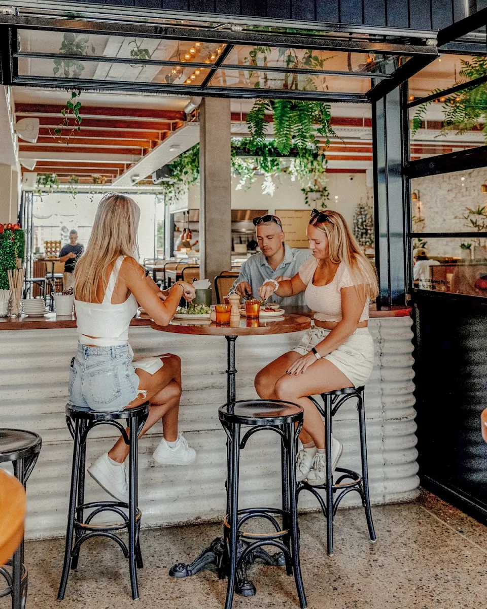 Vibe, Local Burleigh