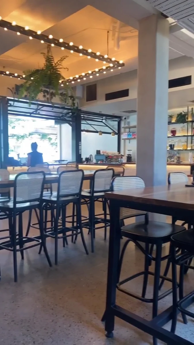 Vibe, Local Burleigh