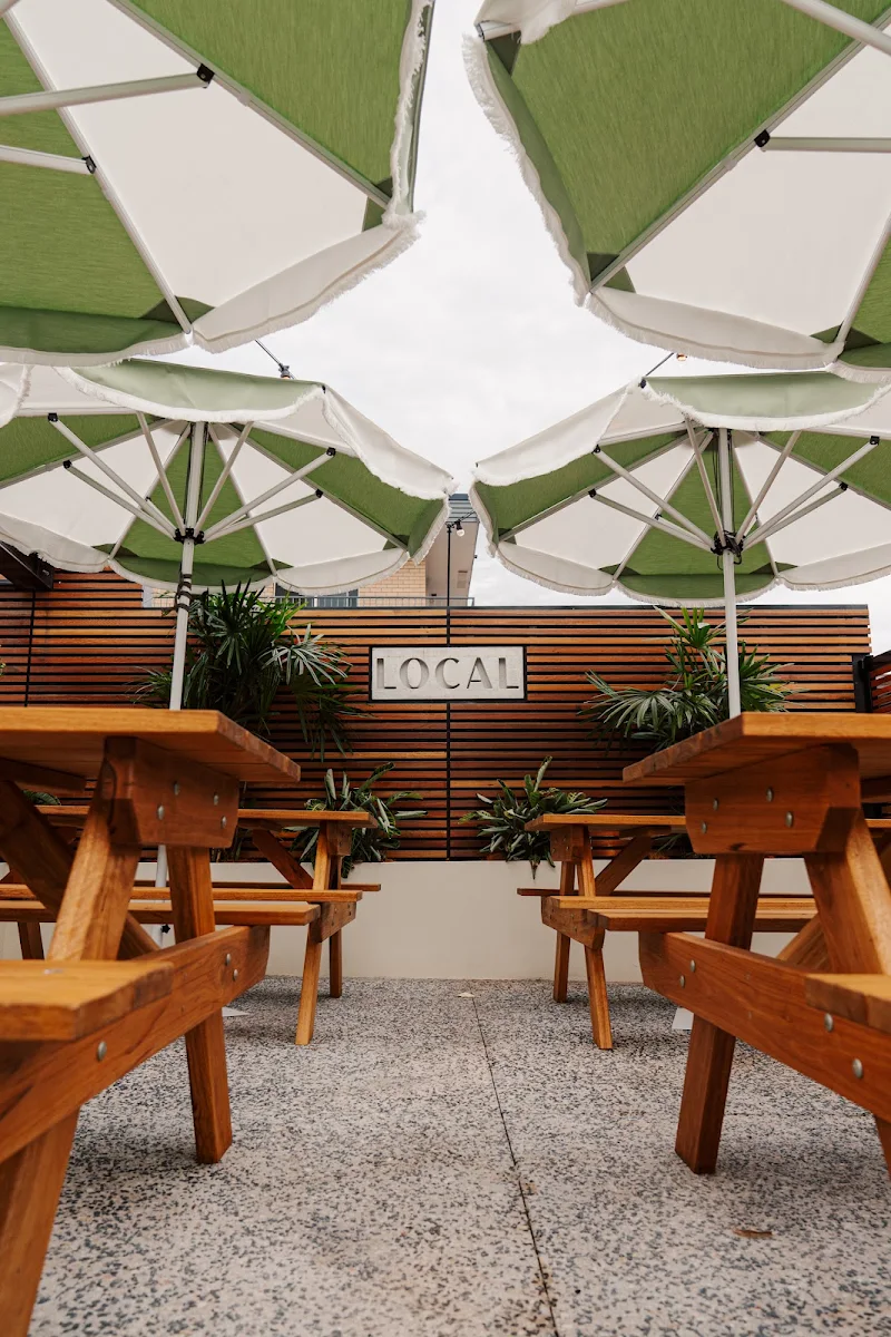 Vibe, Local Burleigh