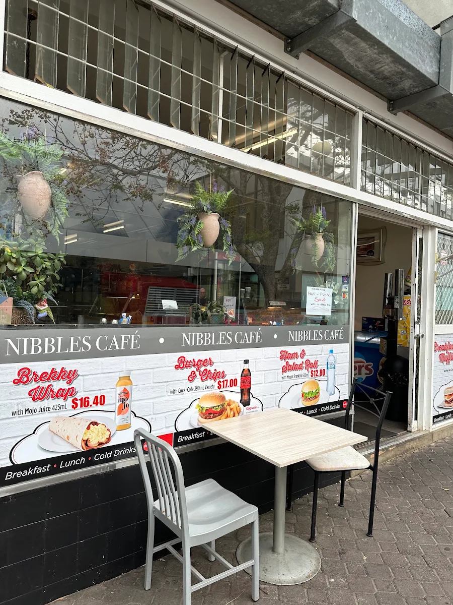 Vibe, Nibbles Cafe