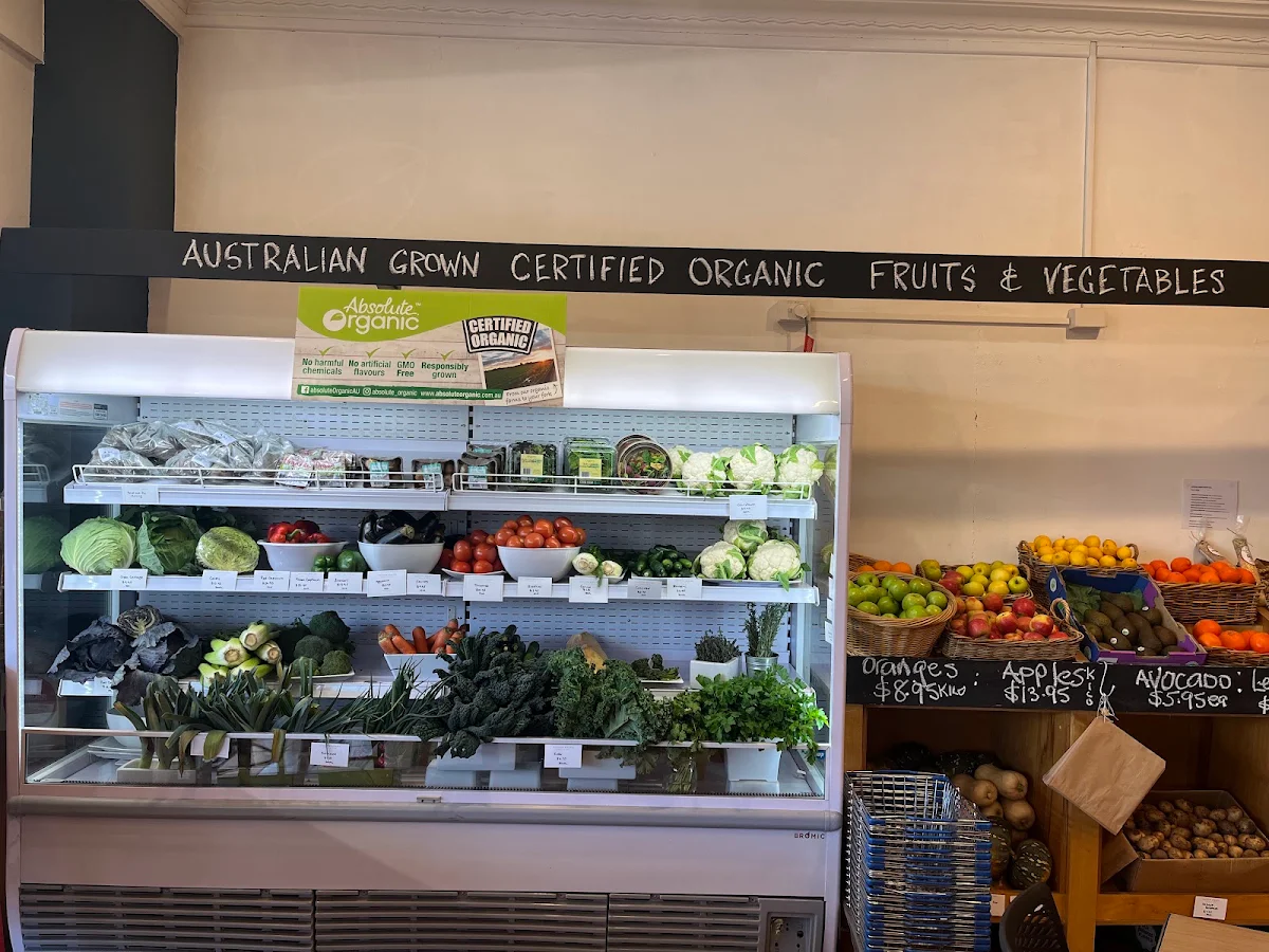 Vibe, RAW & WILD Market & Cafe