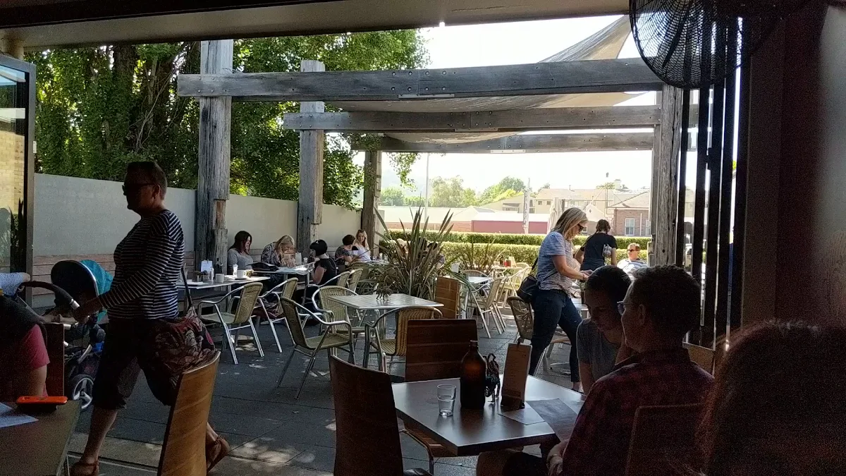 Vibe, RAW & WILD Market & Cafe