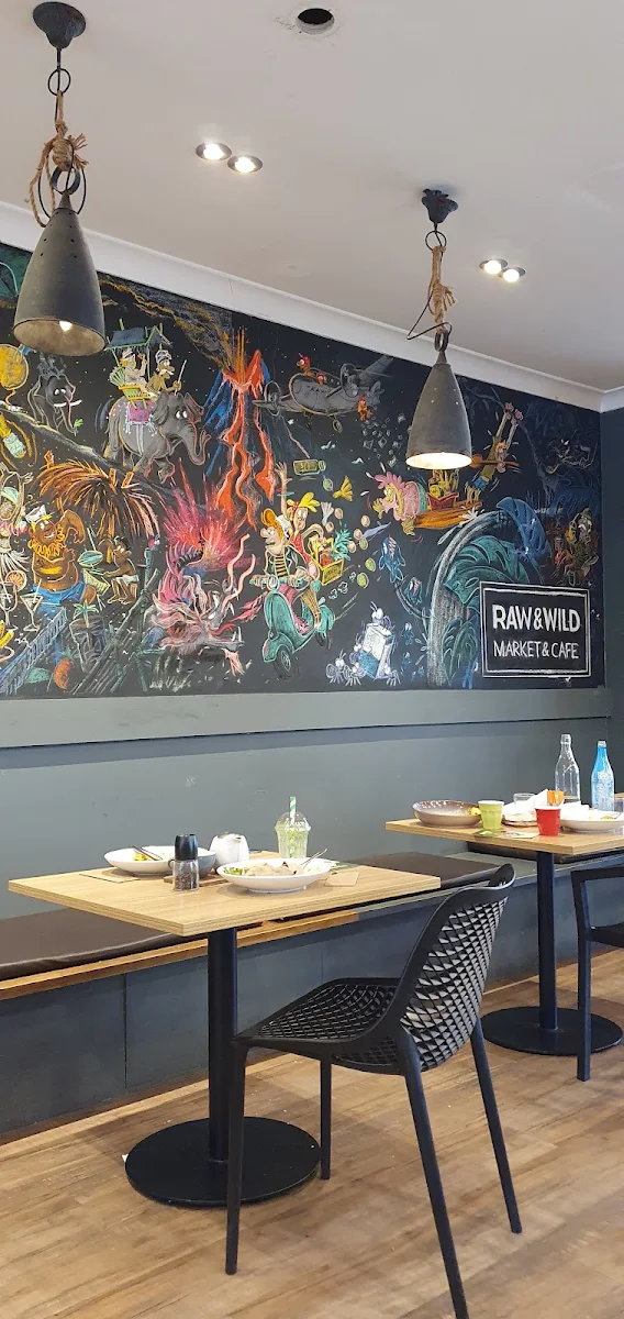 Vibe, RAW & WILD Market & Cafe