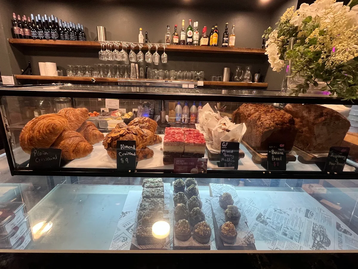 Vibe, RAW & WILD Market & Cafe