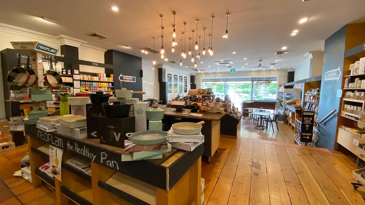 Vibe, RAW & WILD Market & Cafe