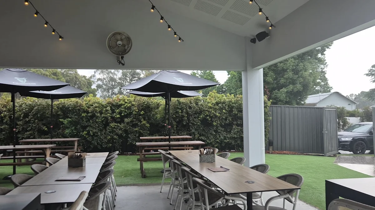 Vibe, Bellbird Hotel