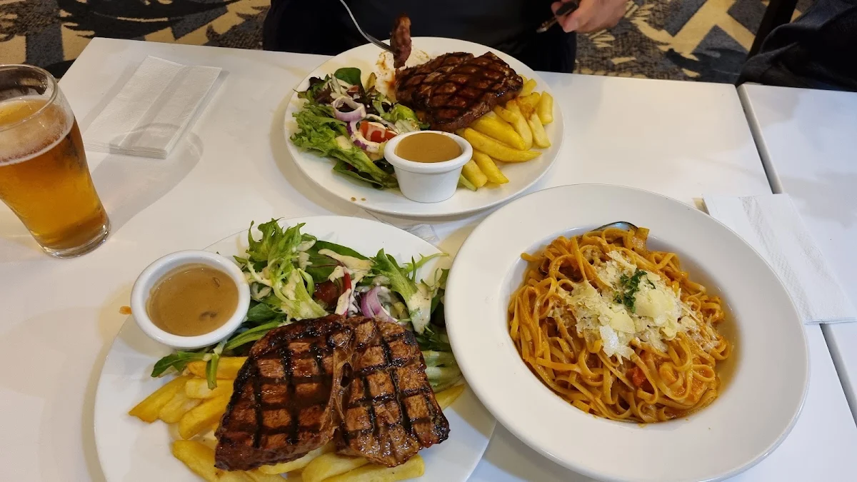 Food & drink, Woolpack Hotel