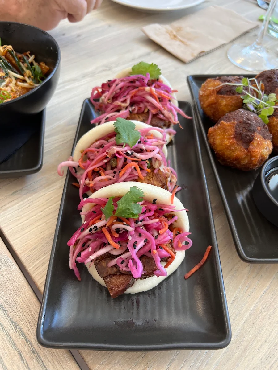 Food & drink, frankie. Bar & Eatery