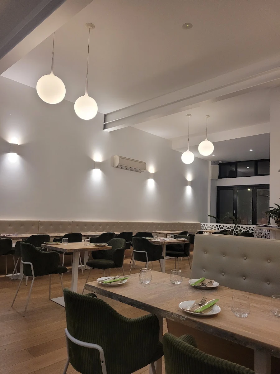 Vibe, frankie. Bar & Eatery