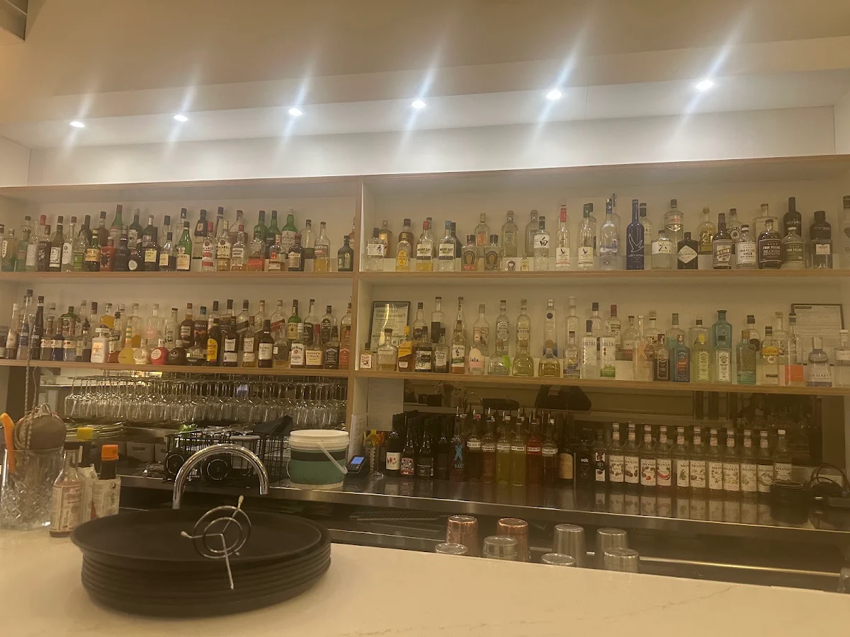 Vibe, frankie. Bar & Eatery