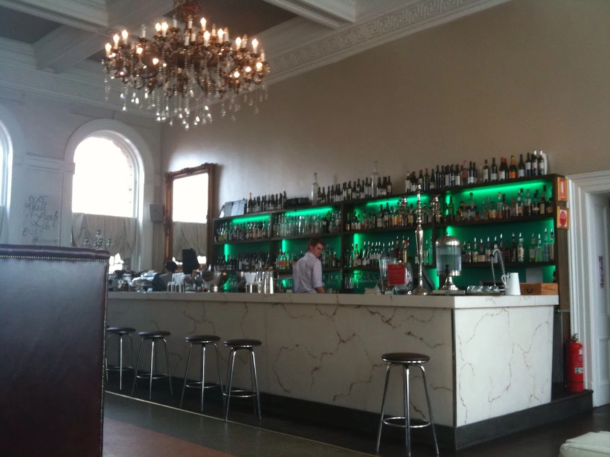Vibe, frankie. Bar & Eatery