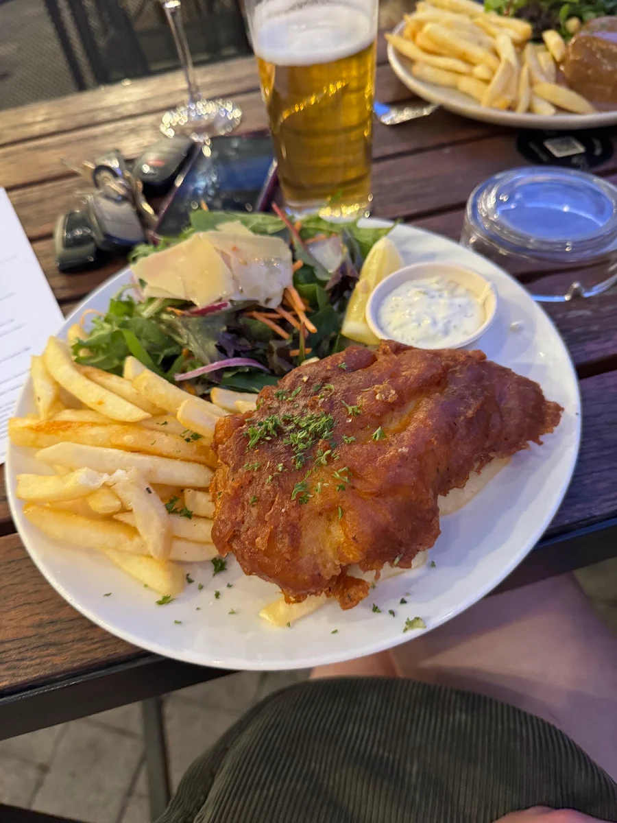 Food & drink, Albion Hotel