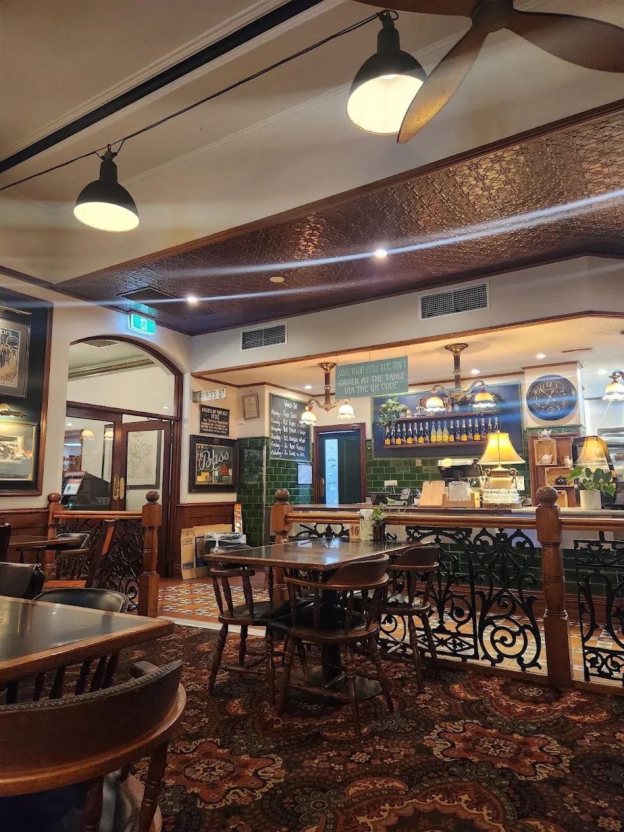 Vibe, Albion Hotel