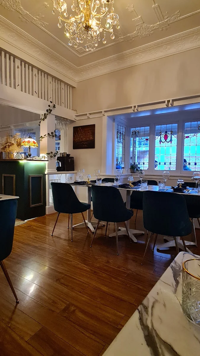 Vibe, Cozy Dining