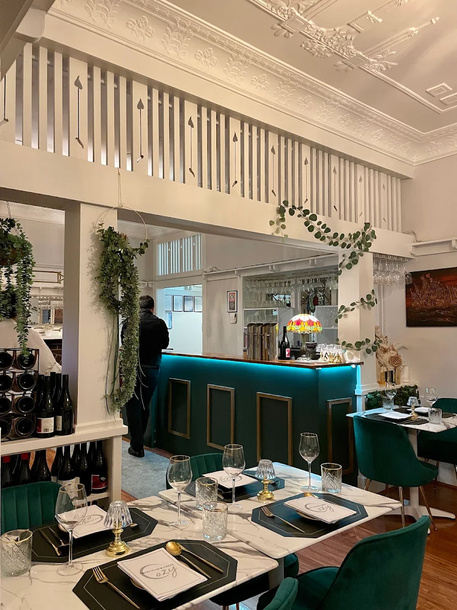 Vibe, Cozy Dining