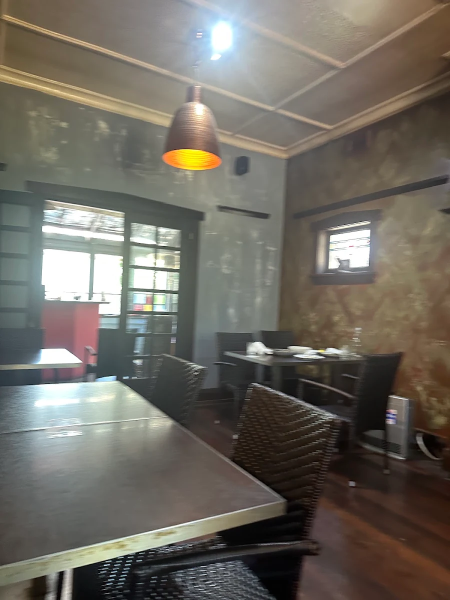 Vibe, Leura Thai house
