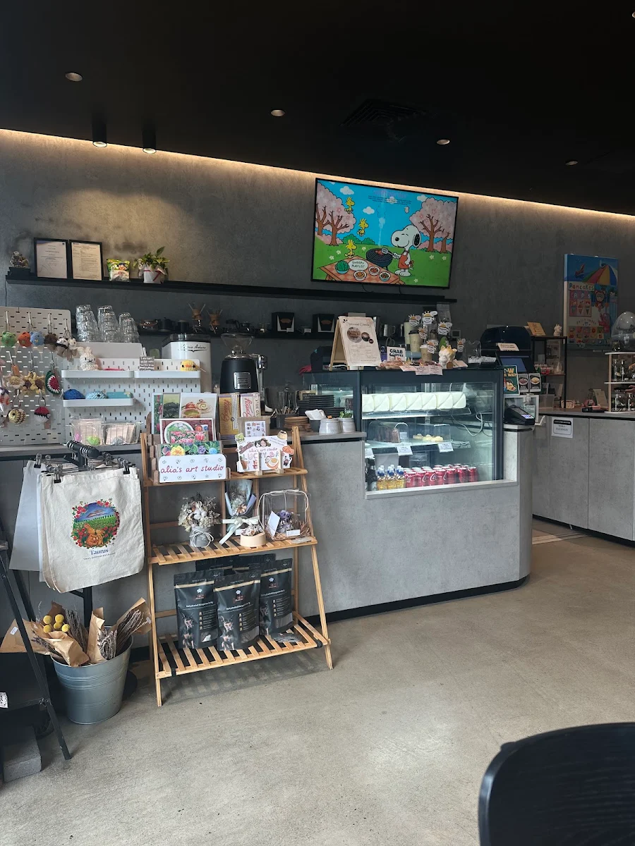 Vibe, Hikari Japanese Kitchen & Cafe