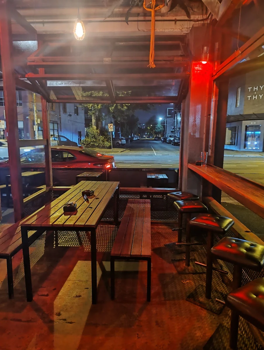 Vibe, The Vic Bar