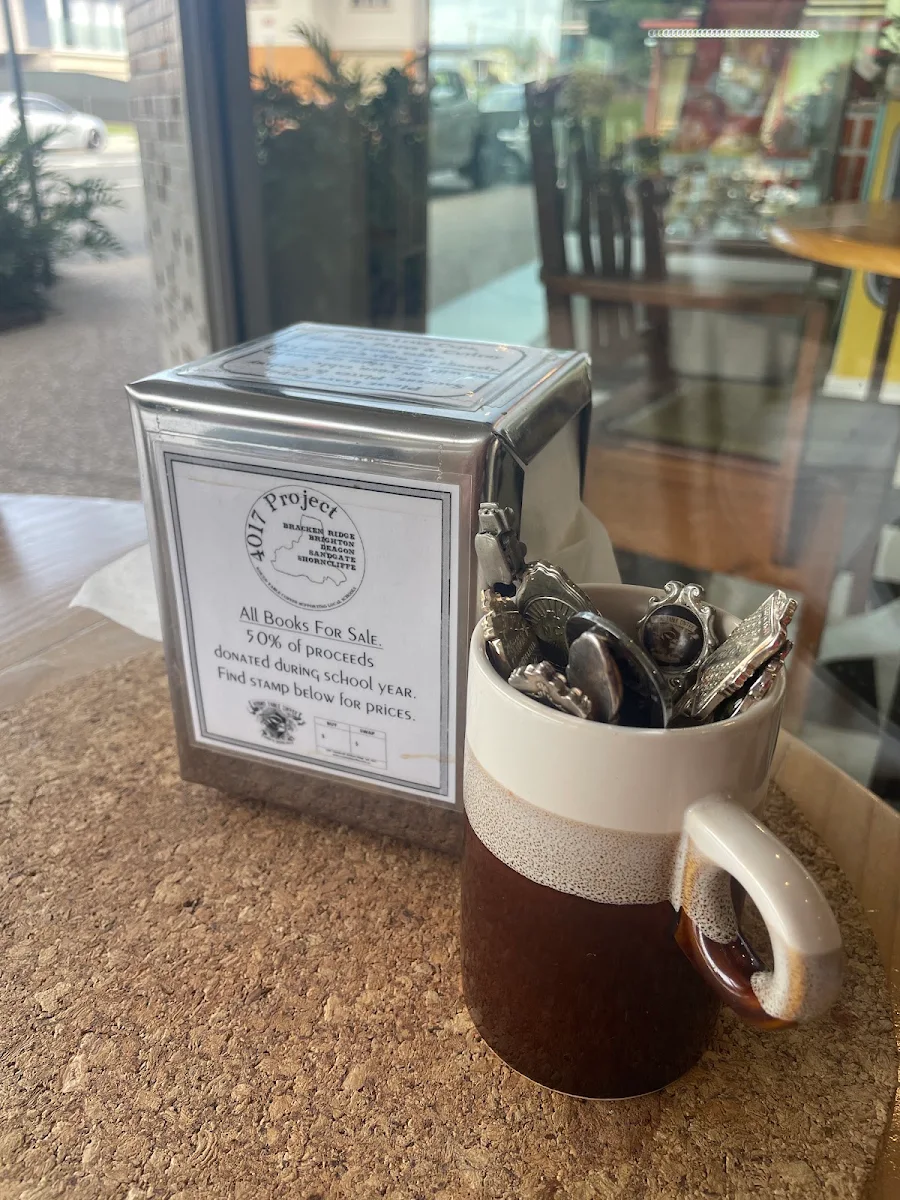 Food & drink, Round Table Coffee
