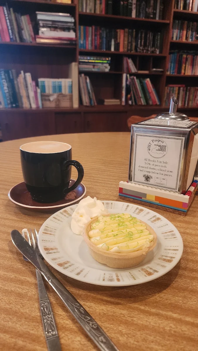 Food & drink, Round Table Coffee