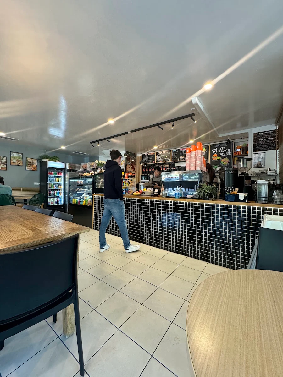 Vibe, Bean Plus Cafe