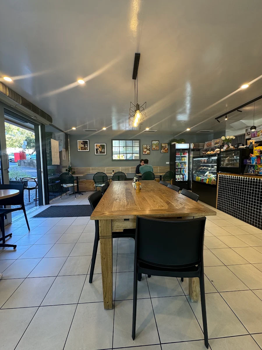 Vibe, Bean Plus Cafe