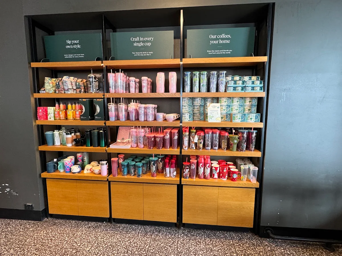 Vibe, Starbucks Manly