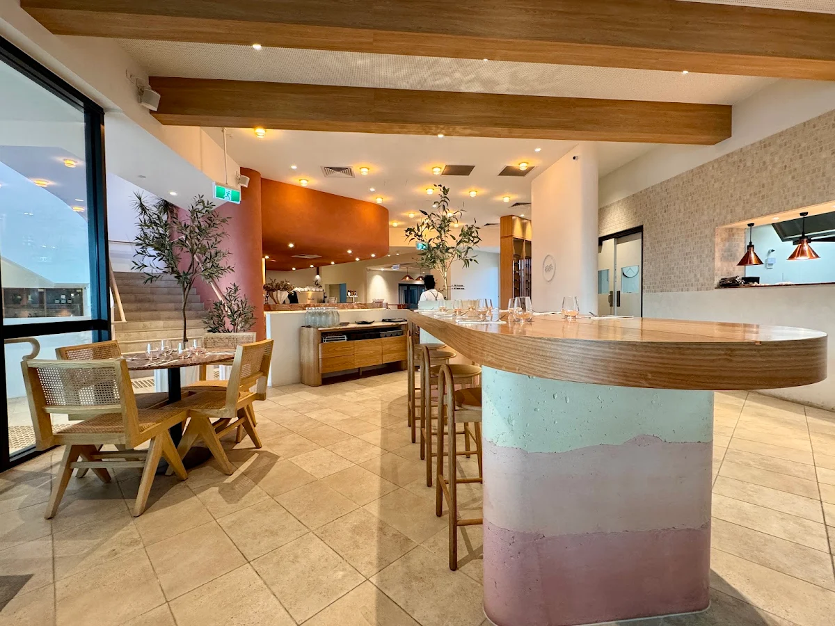 Vibe, Gigi's Restaurant